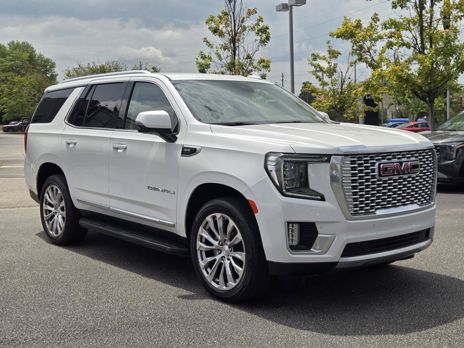 Used 2023 White GMC Denali image 3
