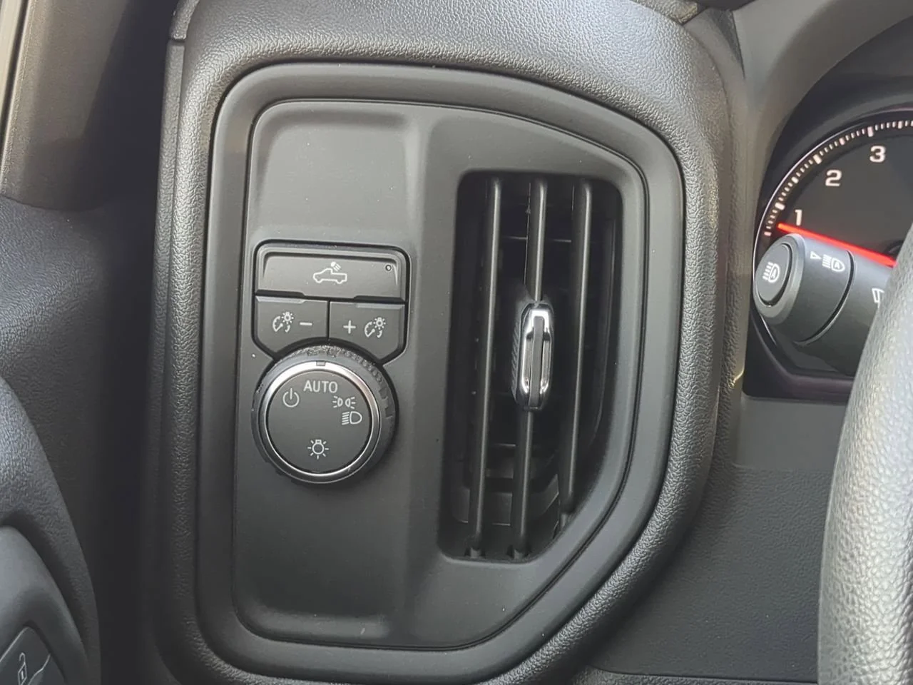 Used 2025 Summit White Chevrolet Custom image 18