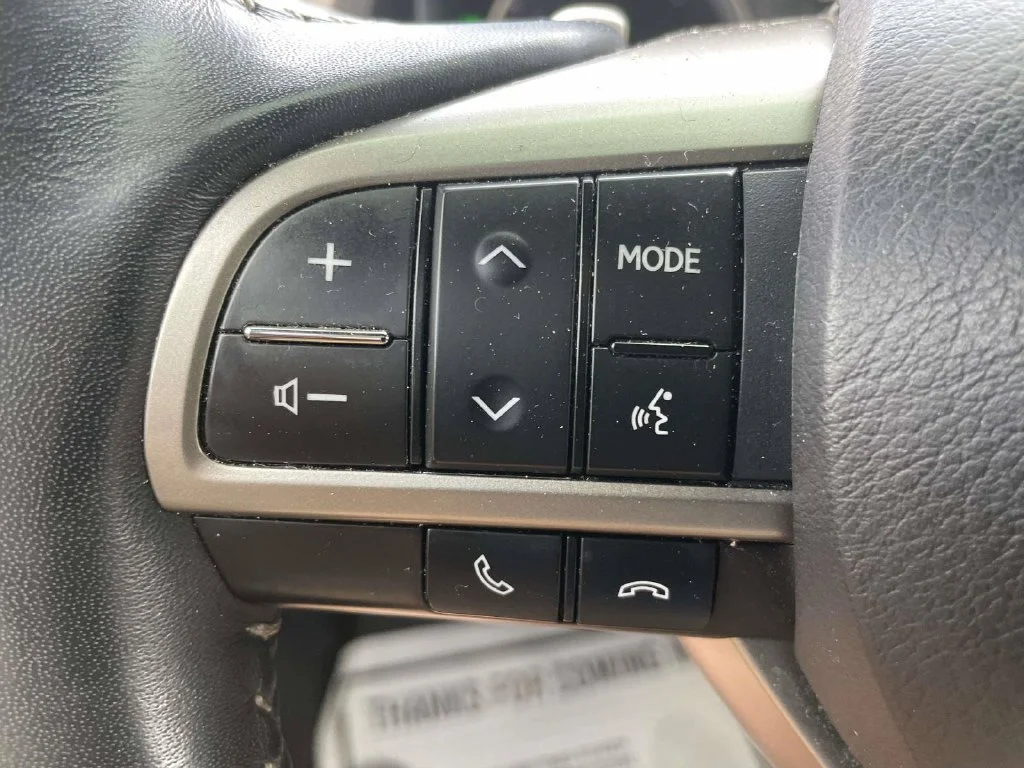 Used 2021 Silver Lexus 350 image 27