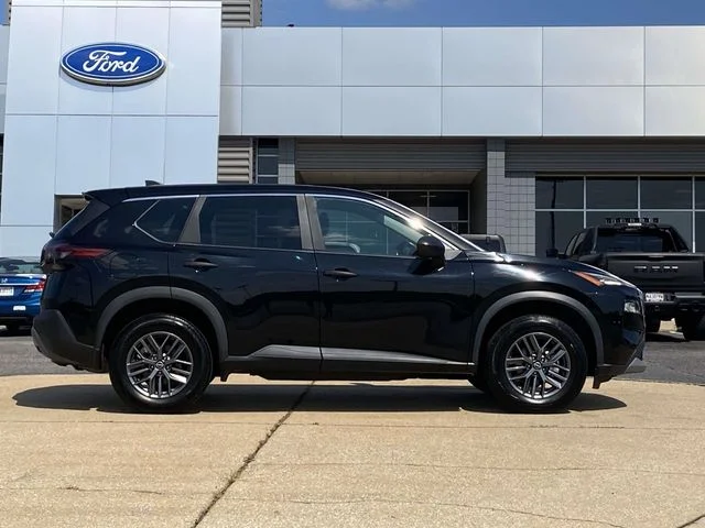 Used 2023 Black Nissan S image 2