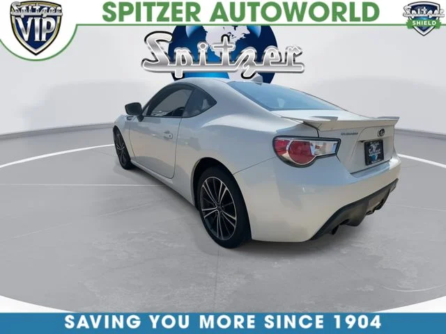 Used 2016 White Subaru Limited image 7