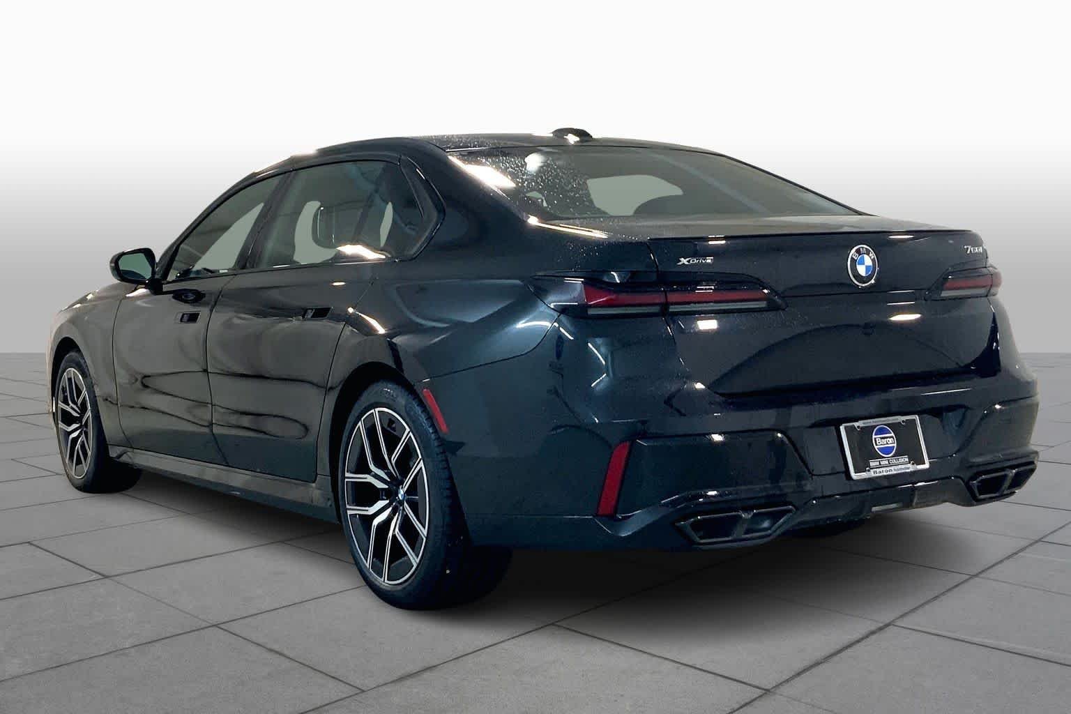 Used 2026 Black Sapphire Metallic BMW 760i xDrive image 12