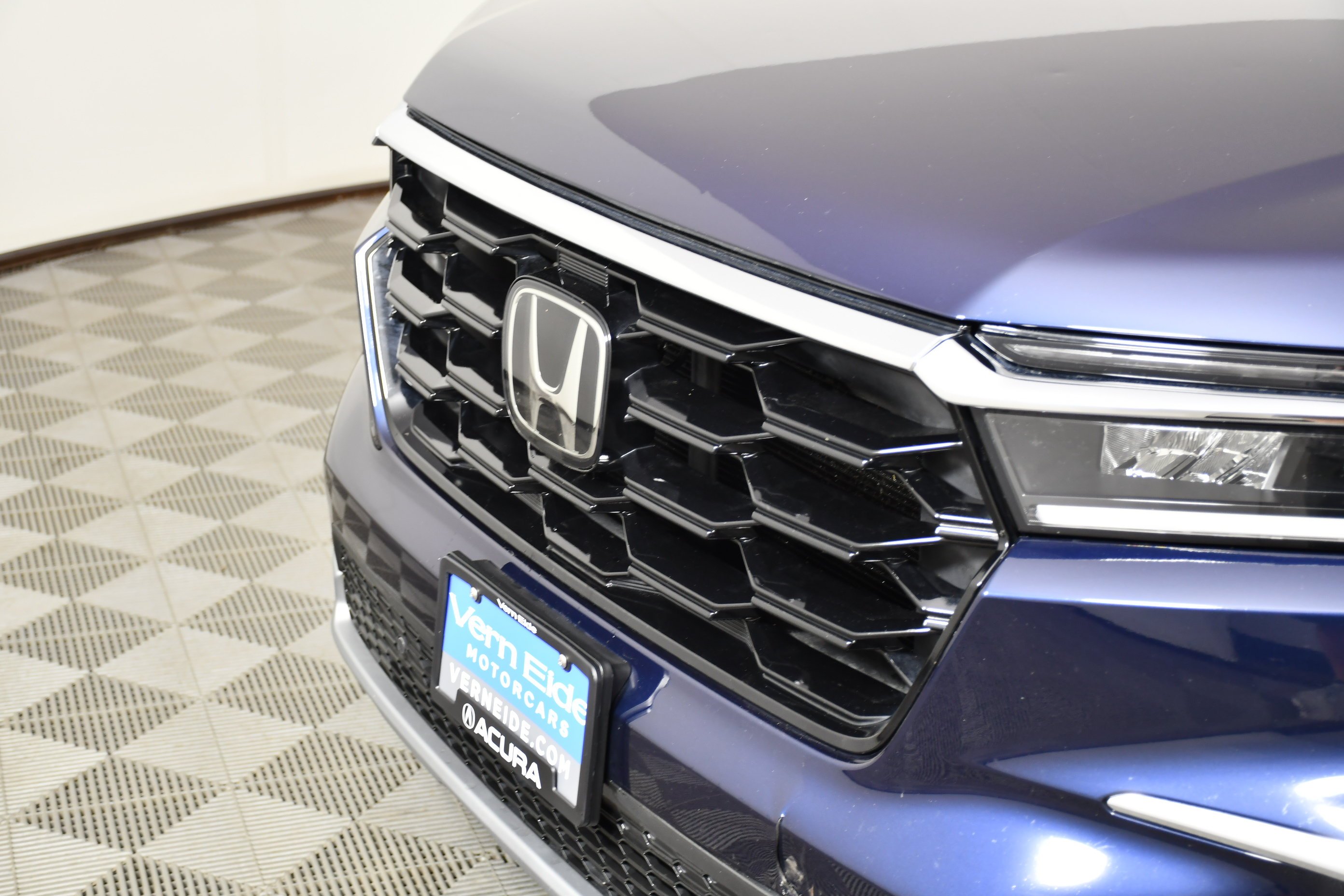 Used 2025 Obsidian Blue Pearl Honda Touring image 11