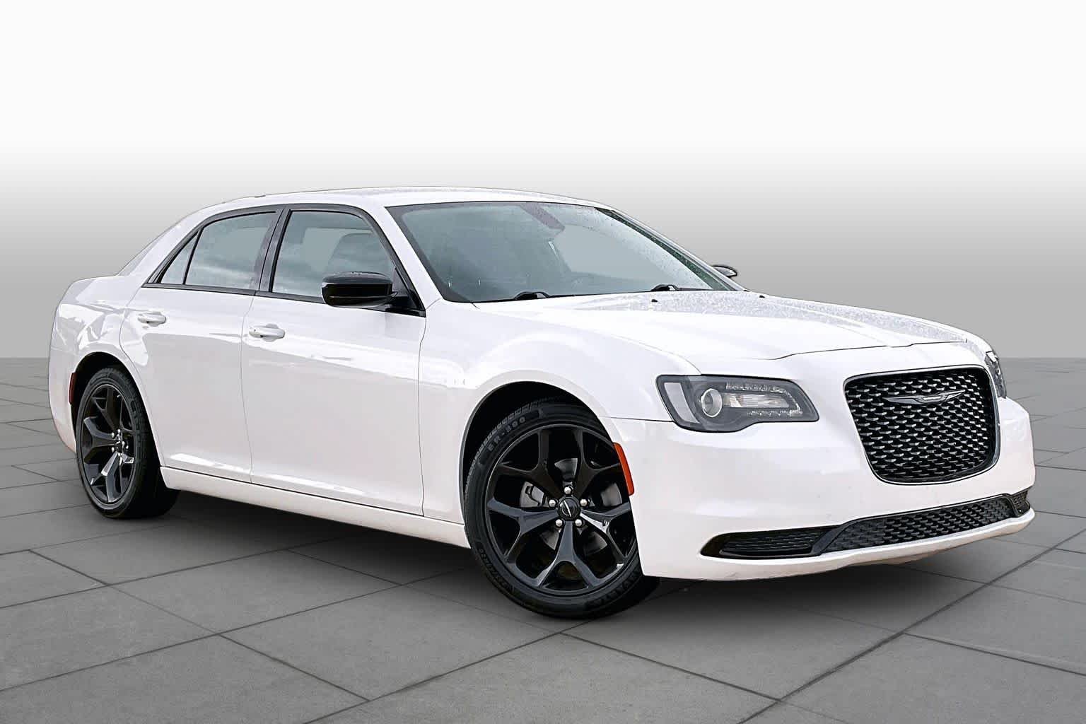 Pre-Owned 2023 Chrysler 300 Touring
