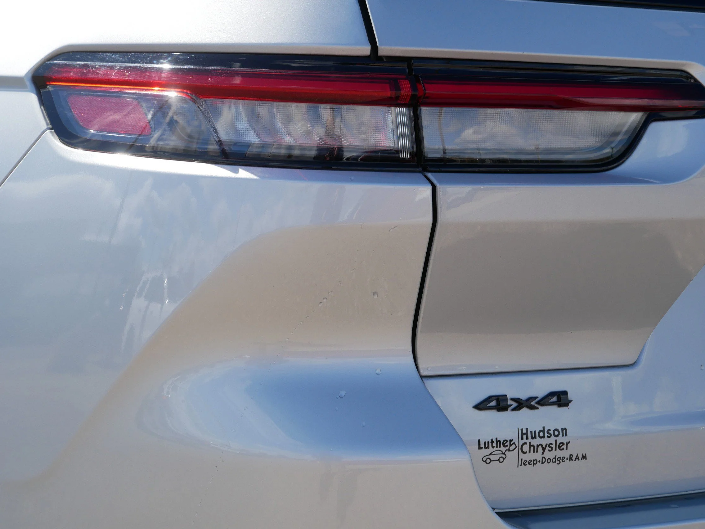 Used 2024 Silver Zynith Jeep Limited image 17