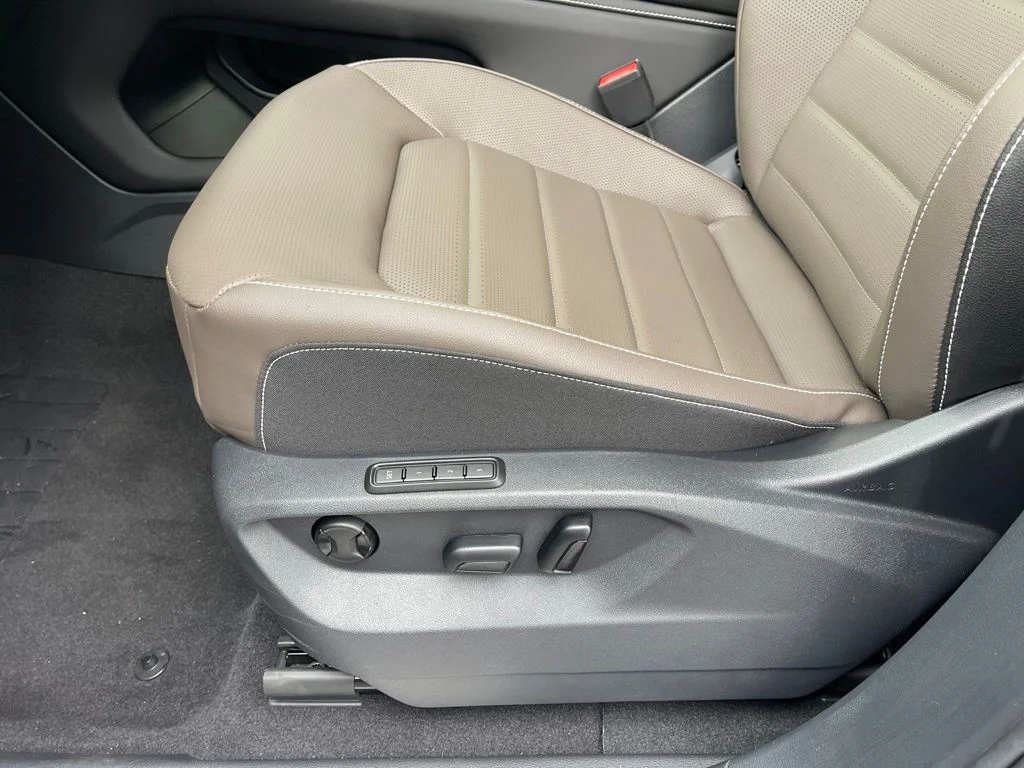 New 2026 Deep Black Pearl Volkswagen SEL image 23