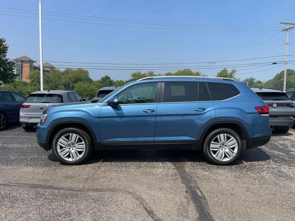 Used 2019 Pacific Blue Metallic Volkswagen 3.6L V6 SE image 2