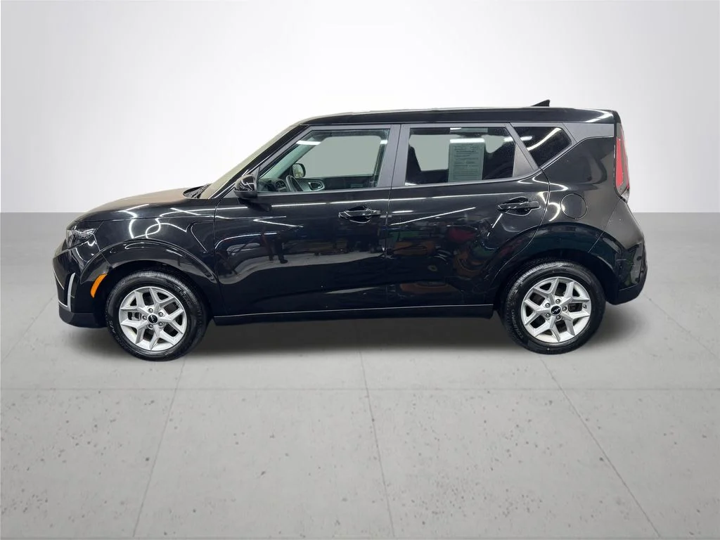 Used 2025 Black Kia LX image 3
