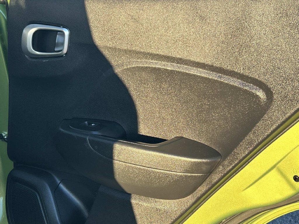 Used 2022 Green Hyundai SEL image 21