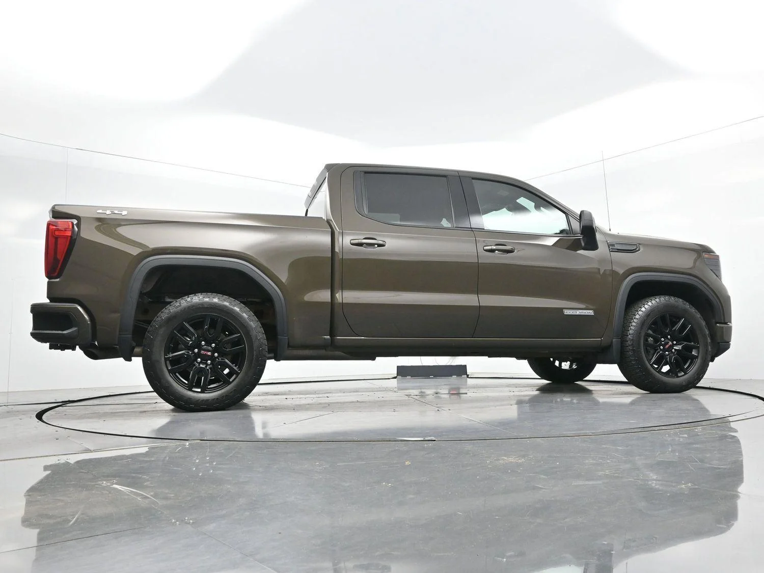 Used 2023 Deep Bronze Metallic GMC Elevation image 46