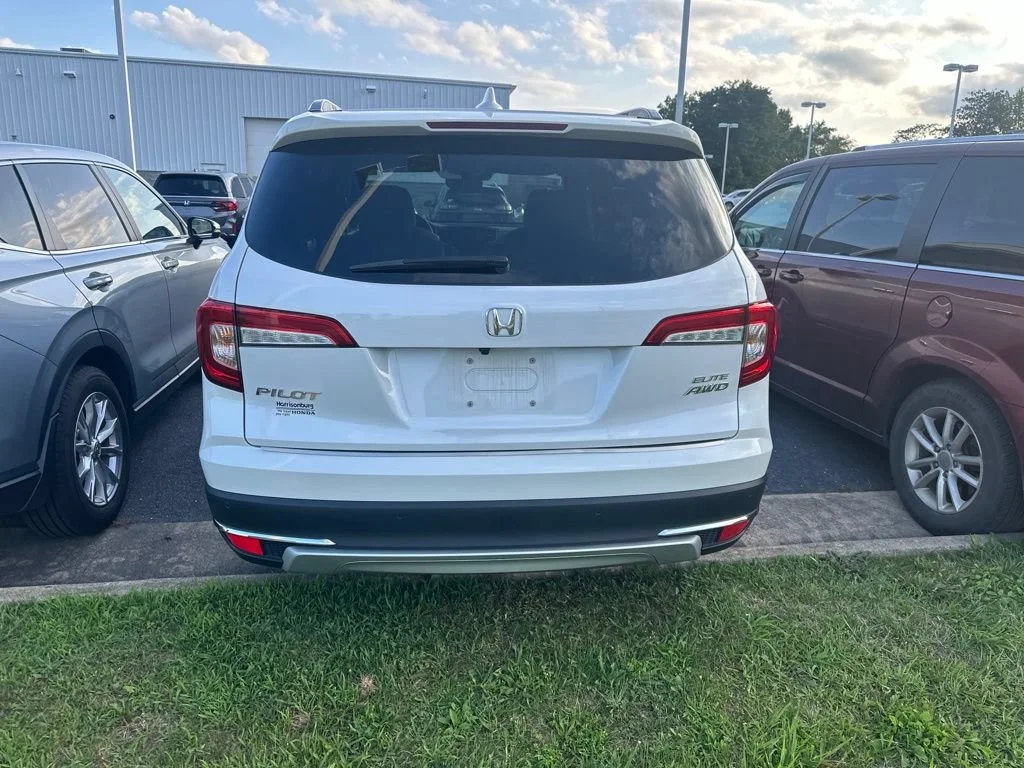 Certified Used 2022 Platinum White Pearl Honda AWD ELITE image 11