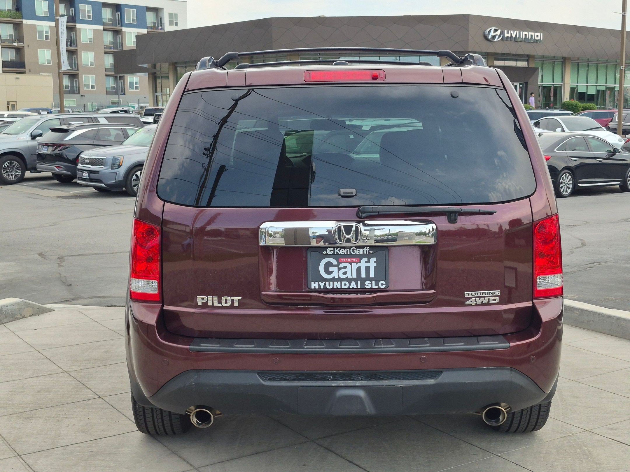 Used 2012 Maroon Honda Touring image 5