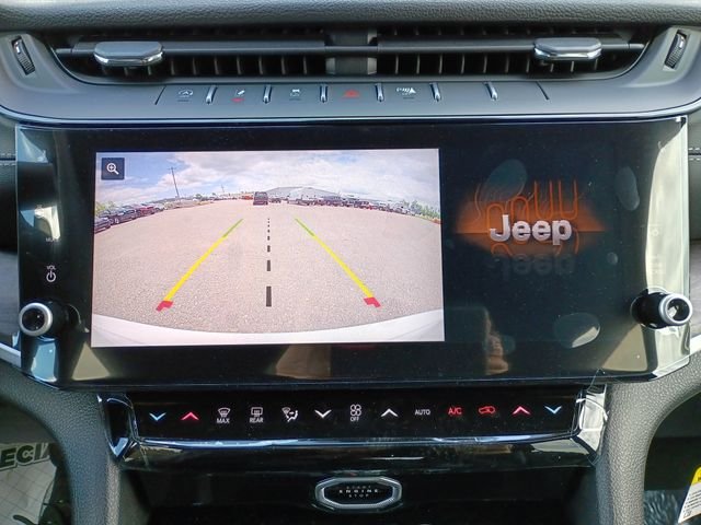 New 2026 Bright White Clear-Coat Exterior Paint Jeep Altitude image 16