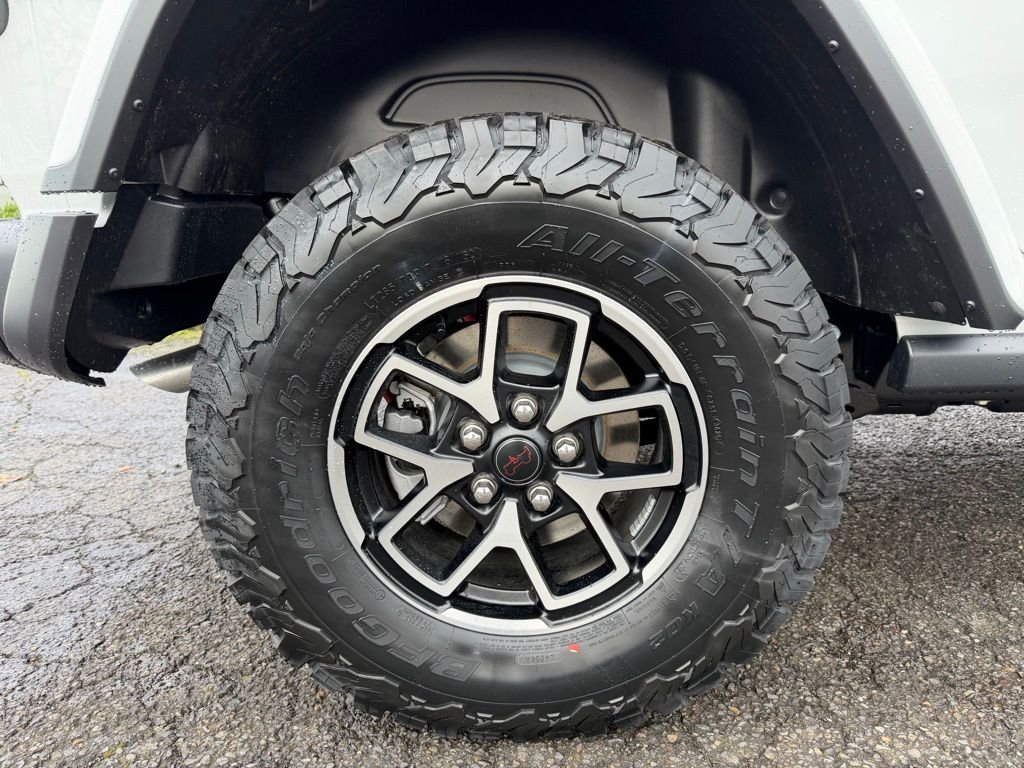 New 2026 Bright White Clearcoat Jeep Rubicon image 10