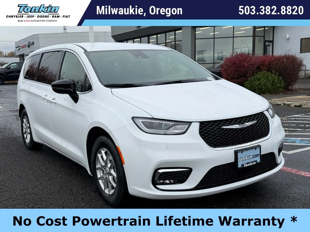 2026 Chrysler Pacifica Select's photo