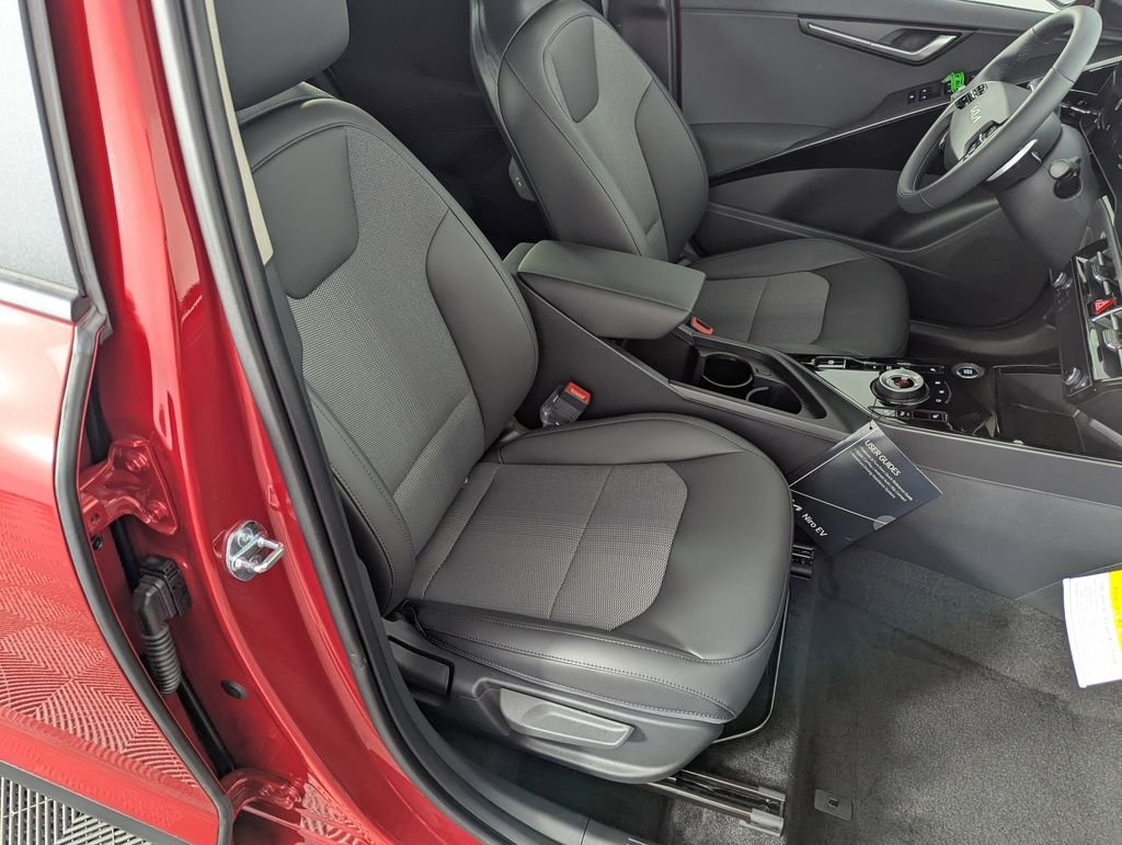 2025 Kia Niro EX - Photo 35