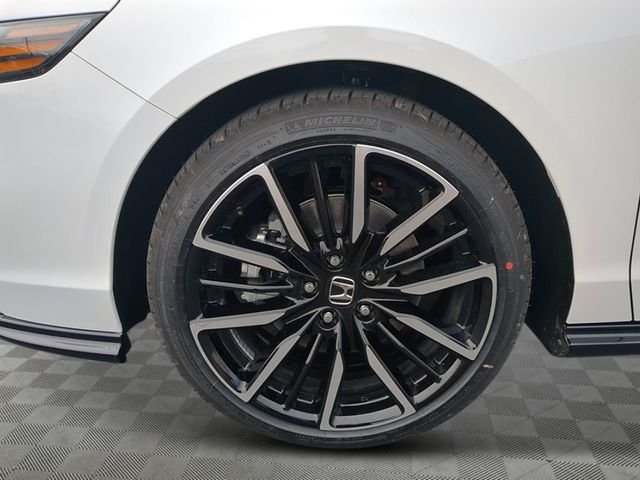 New 2026 Platinum White Pearl Honda Touring image 9