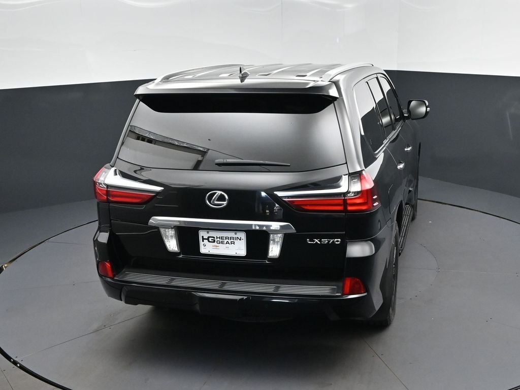 2017 Lexus LX 570 - Photo 36
