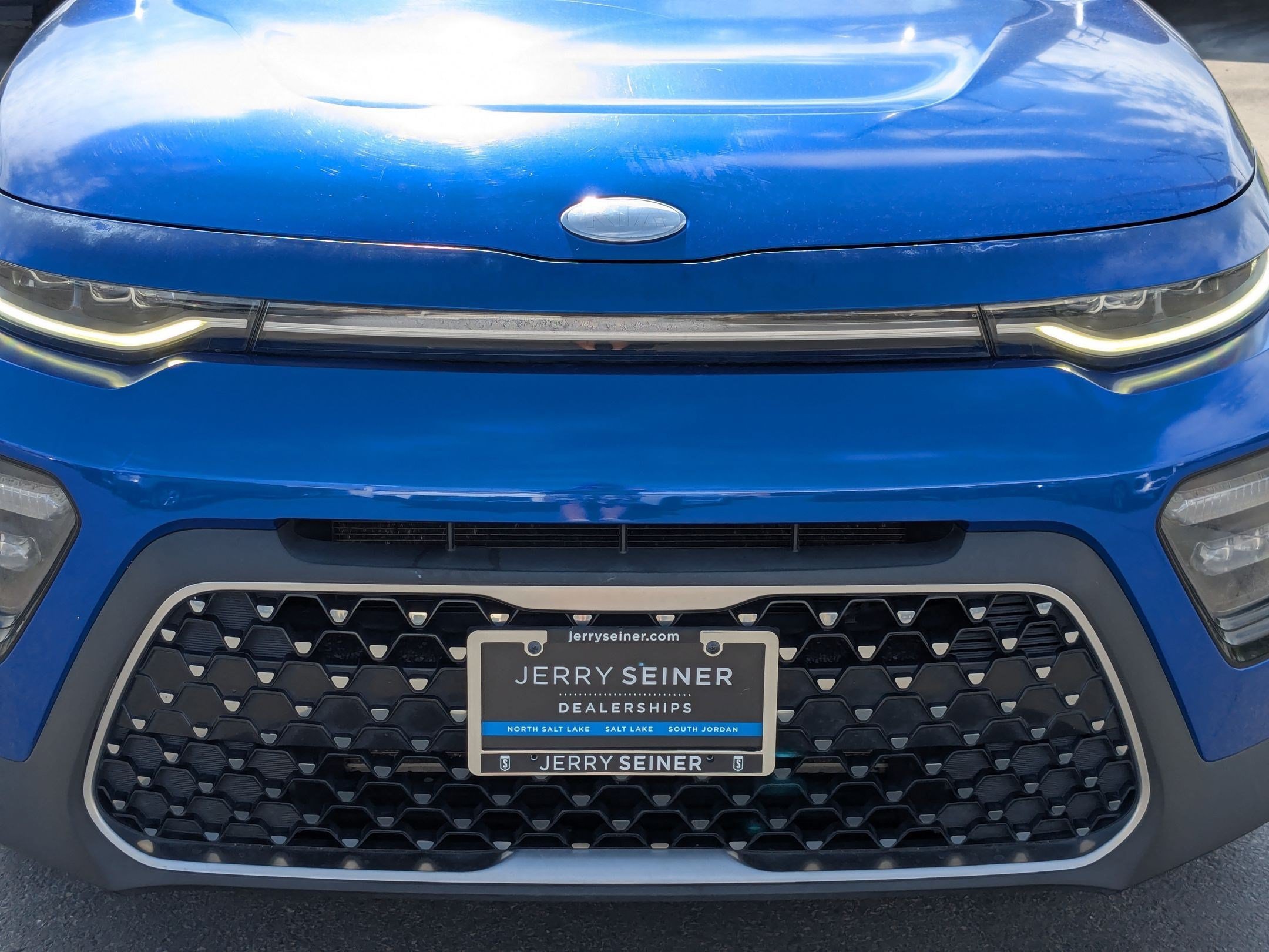 Used 2020 Neptune Blue Kia EX image 9
