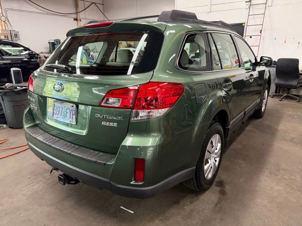 Used 2013 Green Subaru 2.5i image 5