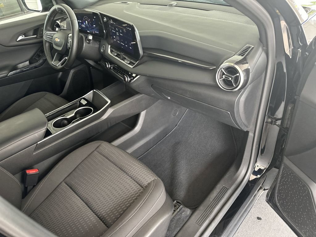 Used 2025 Mosaic Black Metallic Chevrolet LT image 34