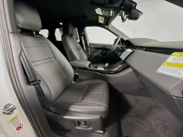 New 2026 Fuji White Land Rover  image 30