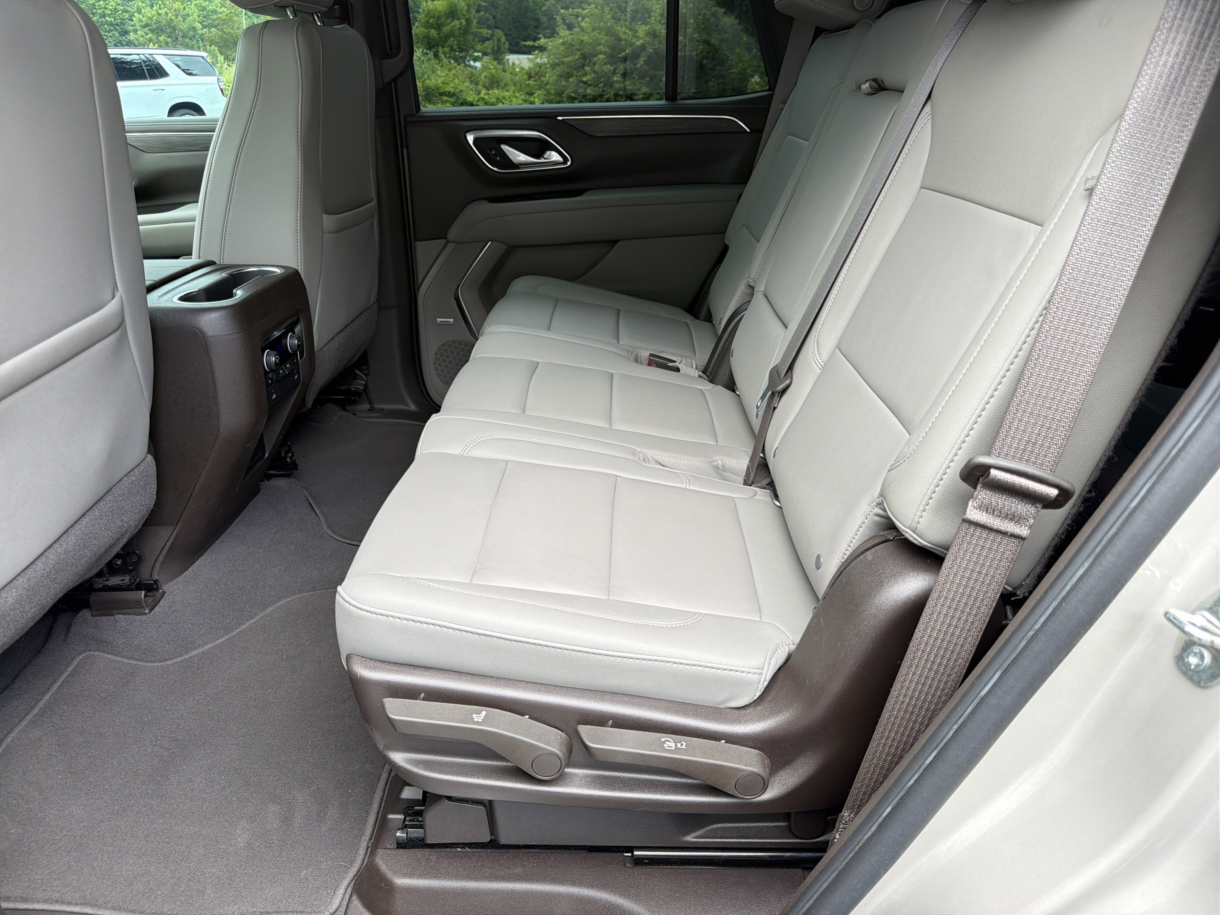 Used 2022 Empire Beige Metallic Chevrolet LT image 21