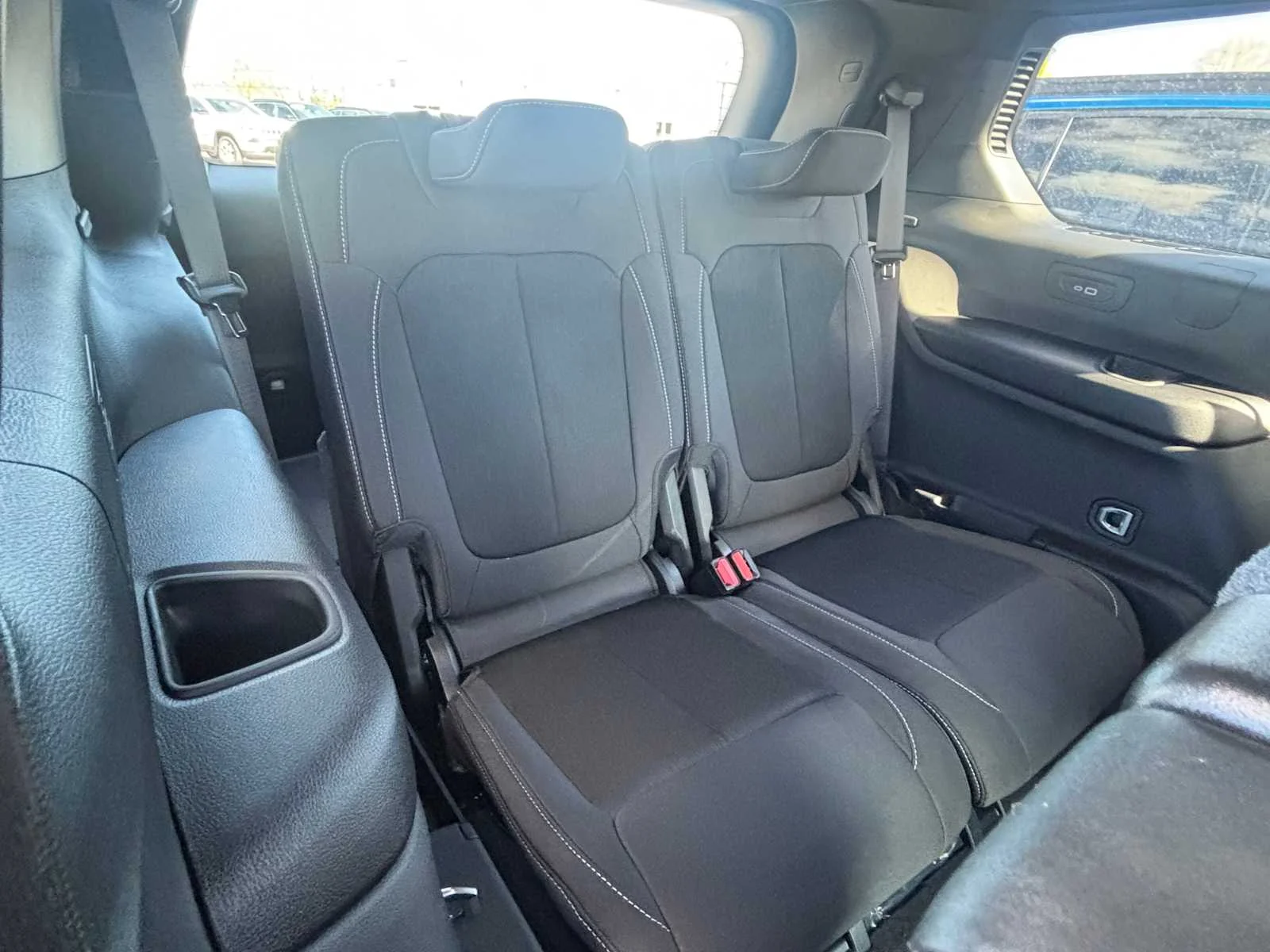 New 2026 Diamond Black Crystal Pearl-Coat Exterior Paint Jeep Laredo X image 8