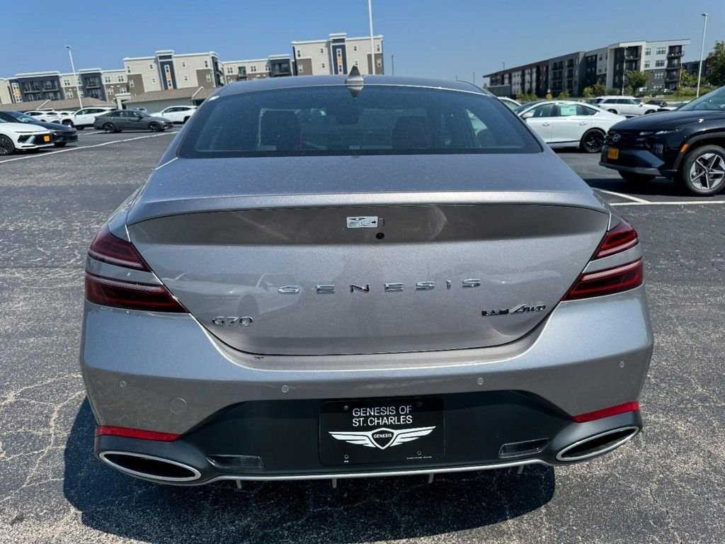 New 2026 Savile Silver Genesis 3.3T Sport Prestige image 4