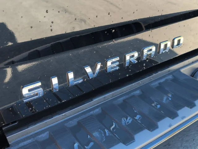 Used 2018 Black Chevrolet Custom image 38
