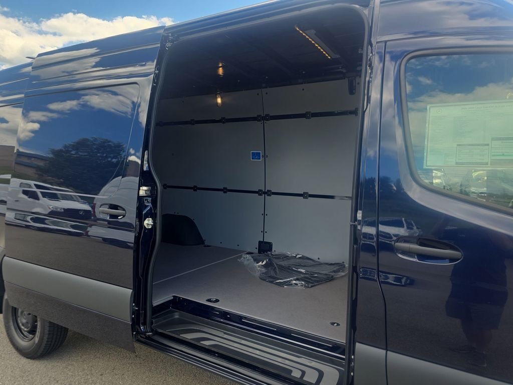 New 2026 Cavansite Blue Metallic Mercedes-Benz Cargo 170 WB image 23