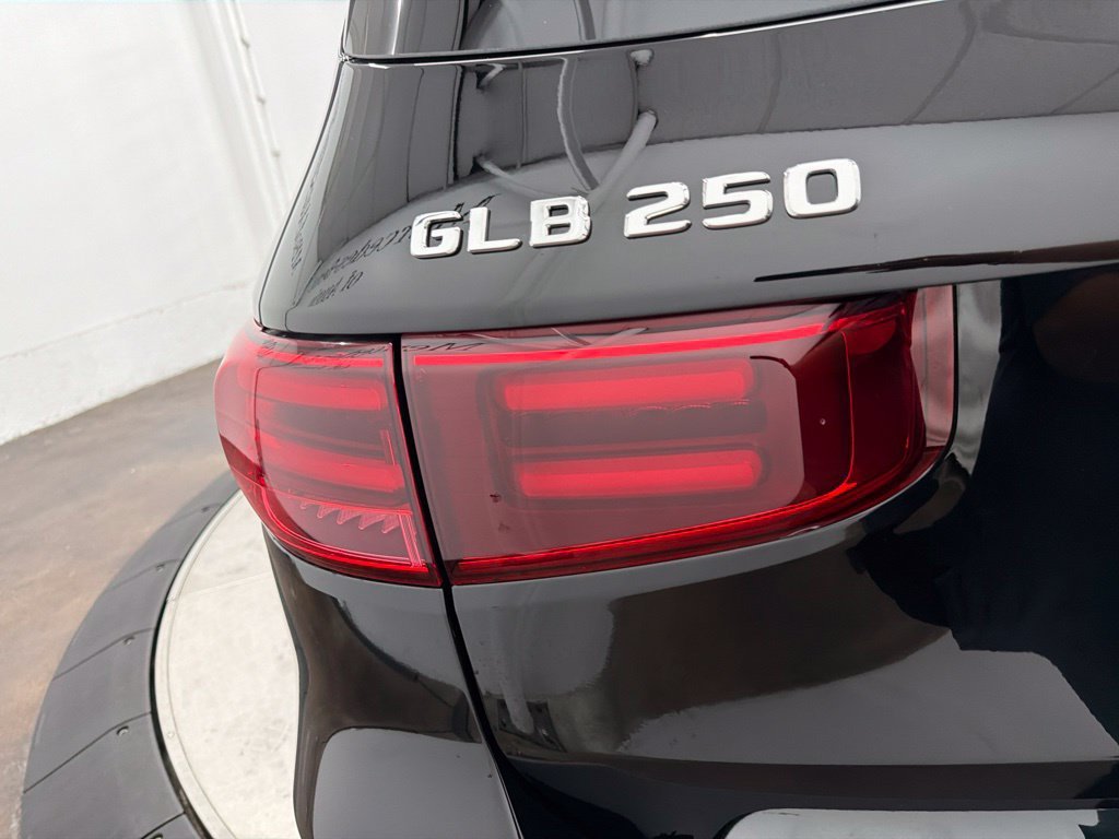 New 2026 Night Black Mercedes-Benz GLB 250 image 44