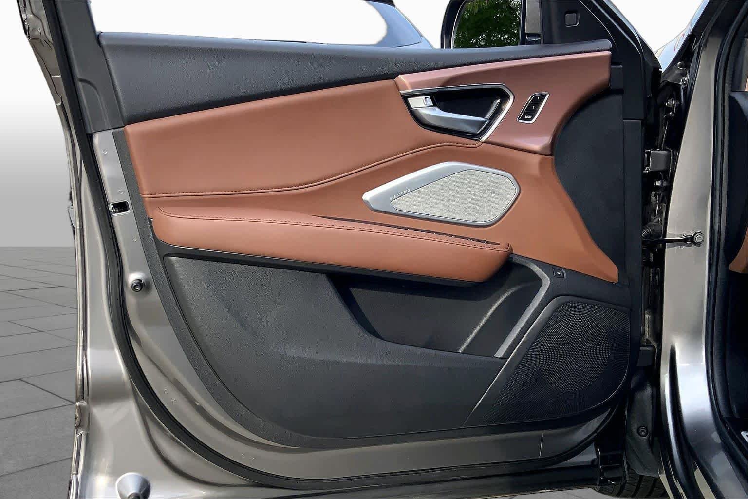 Used 2024 Liquid Carbon Metallic Acura w/Technology Package image 21