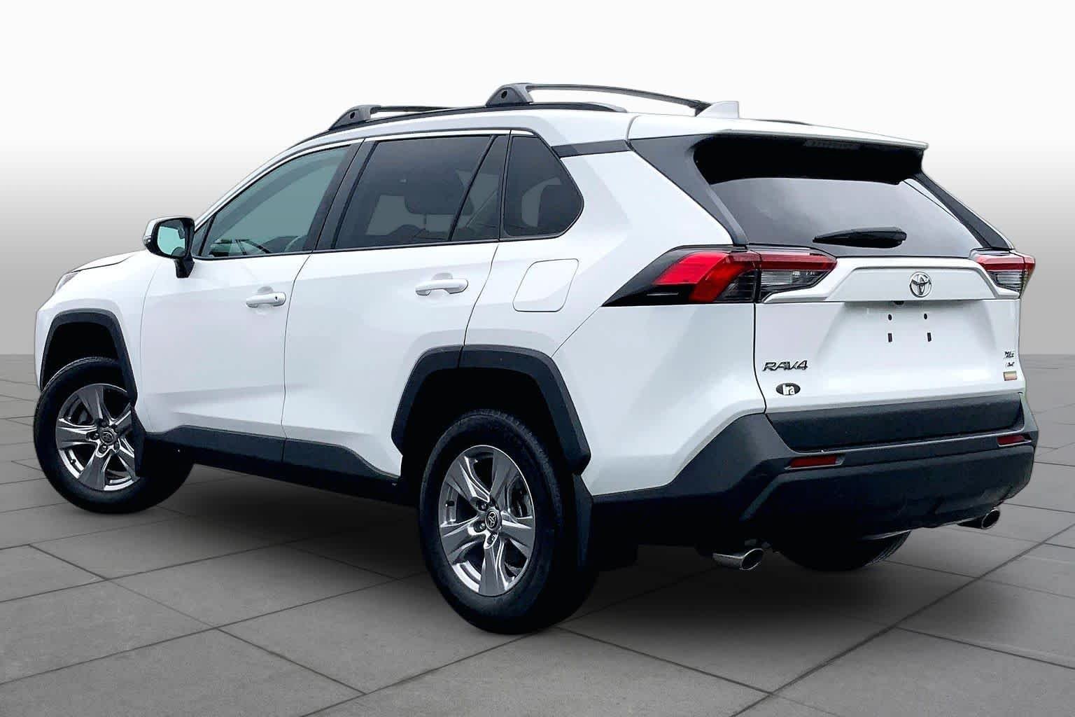 Used 2023 Ice Cap Toyota XLE image 12