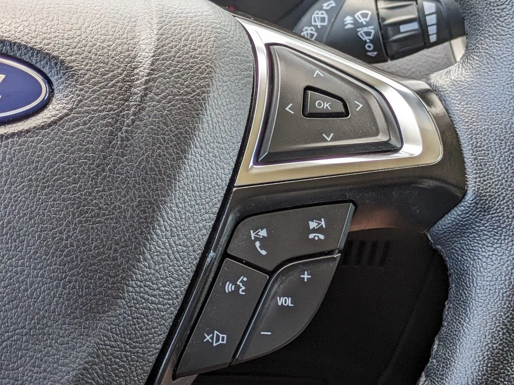Used 2024 Silver Ford SEL image 27
