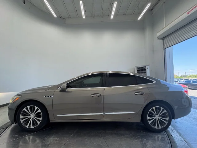 Used 2017 Pepperdust Metallic Buick Essence image 18