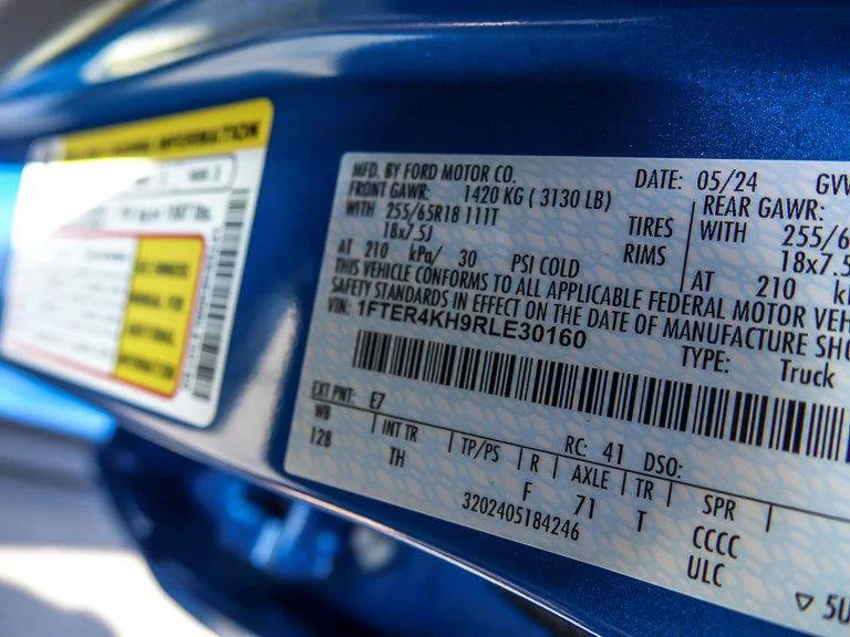 Used 2024 Blue Metallic Ford LARIAT image 32
