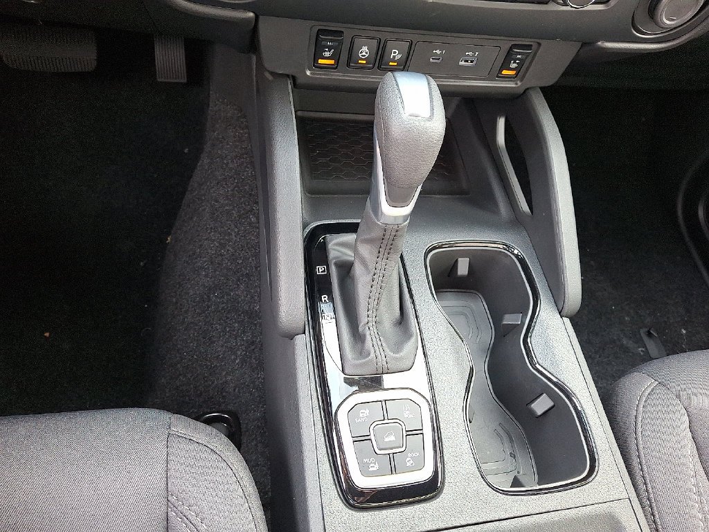 New 2027 Gun Metallic Nissan Crew Cab SV image 9