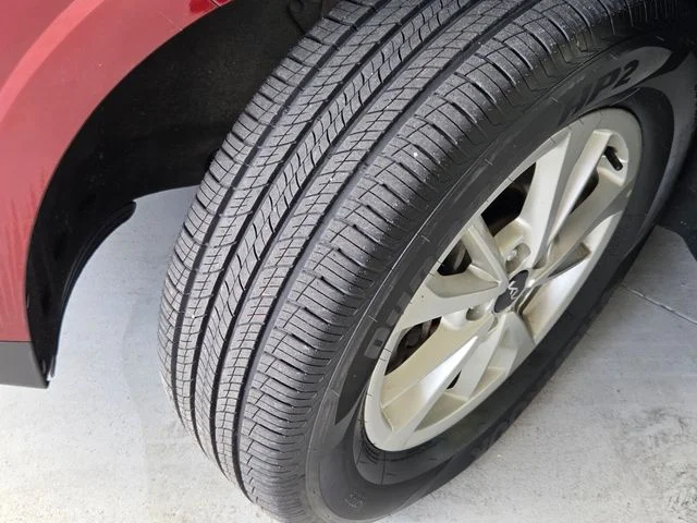 Used 2024 Red Kia LX image 23