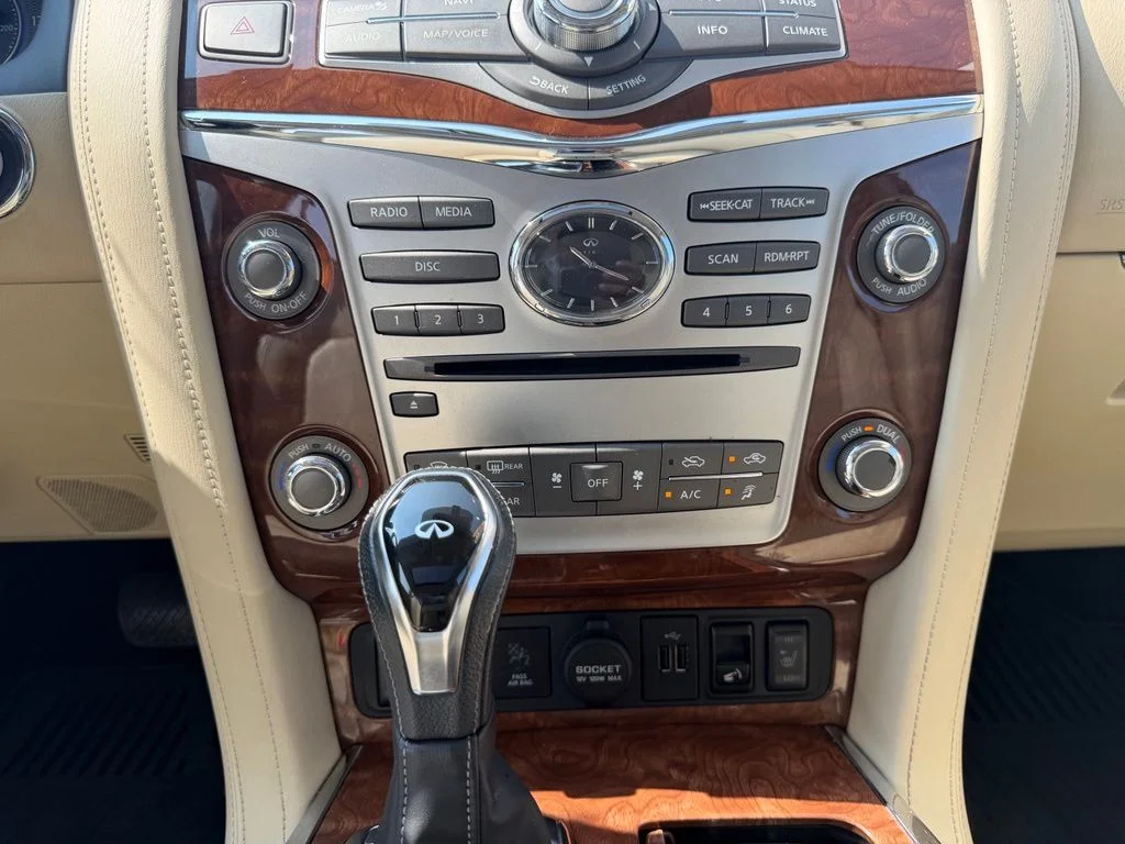 Used 2018 White INFINITI Base image 20