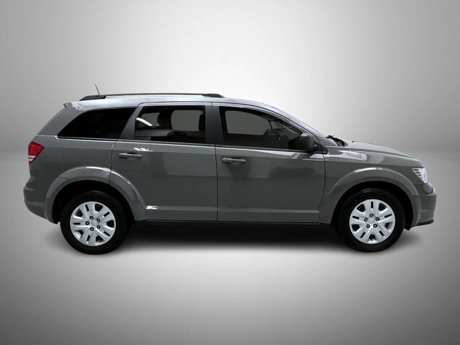 Used 2020 Gray Dodge SE image 4