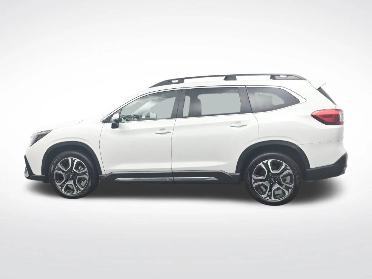 Used 2023 Crystal White Pearl Subaru Limited image 10