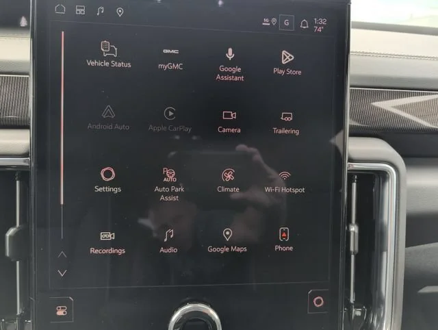 New 2026 Sterling Metallic GMC Elevation image 20