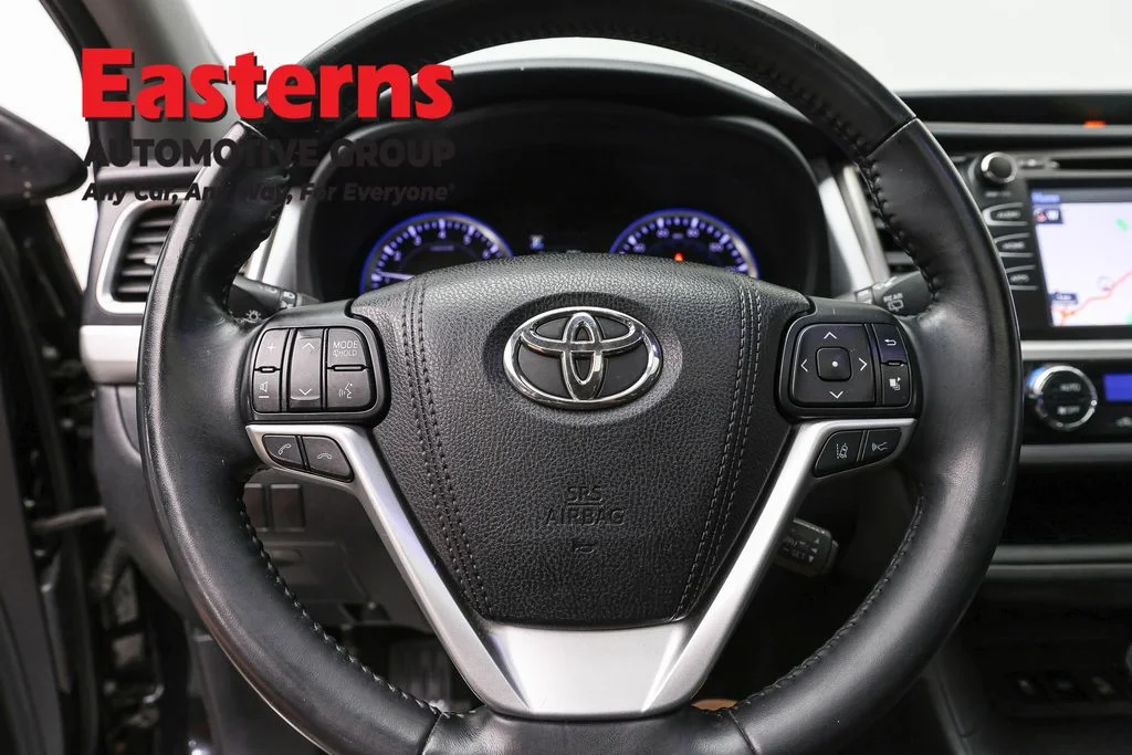 Used 2018 Black Toyota SE image 10