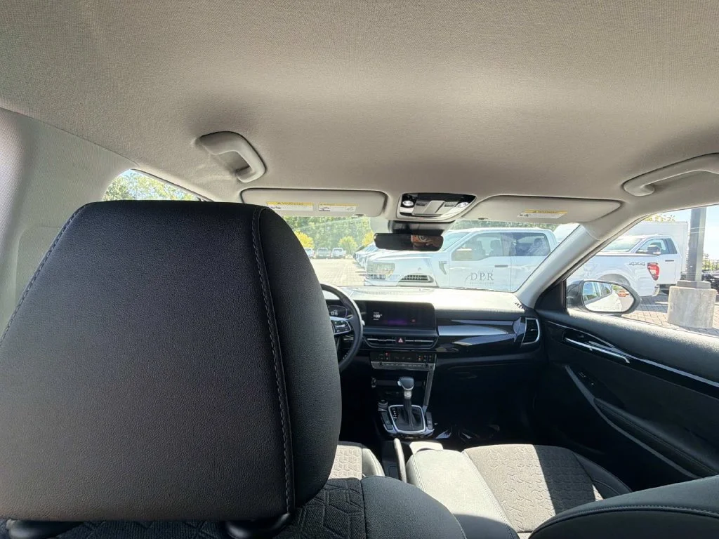 Used 2026 White Kia S image 12
