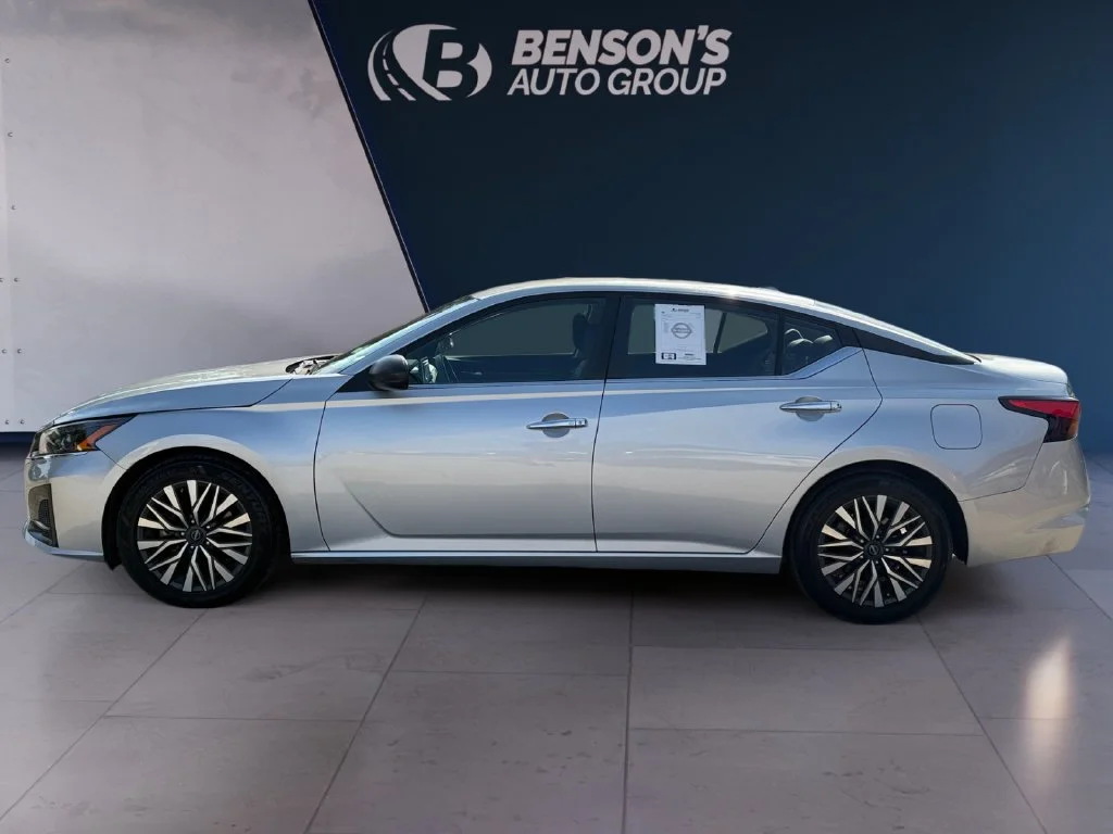 Used 2024 Silver Nissan 2.5 SV image 2