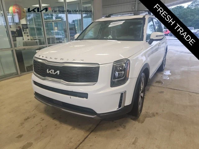 Used 2022 White Kia EX image 3