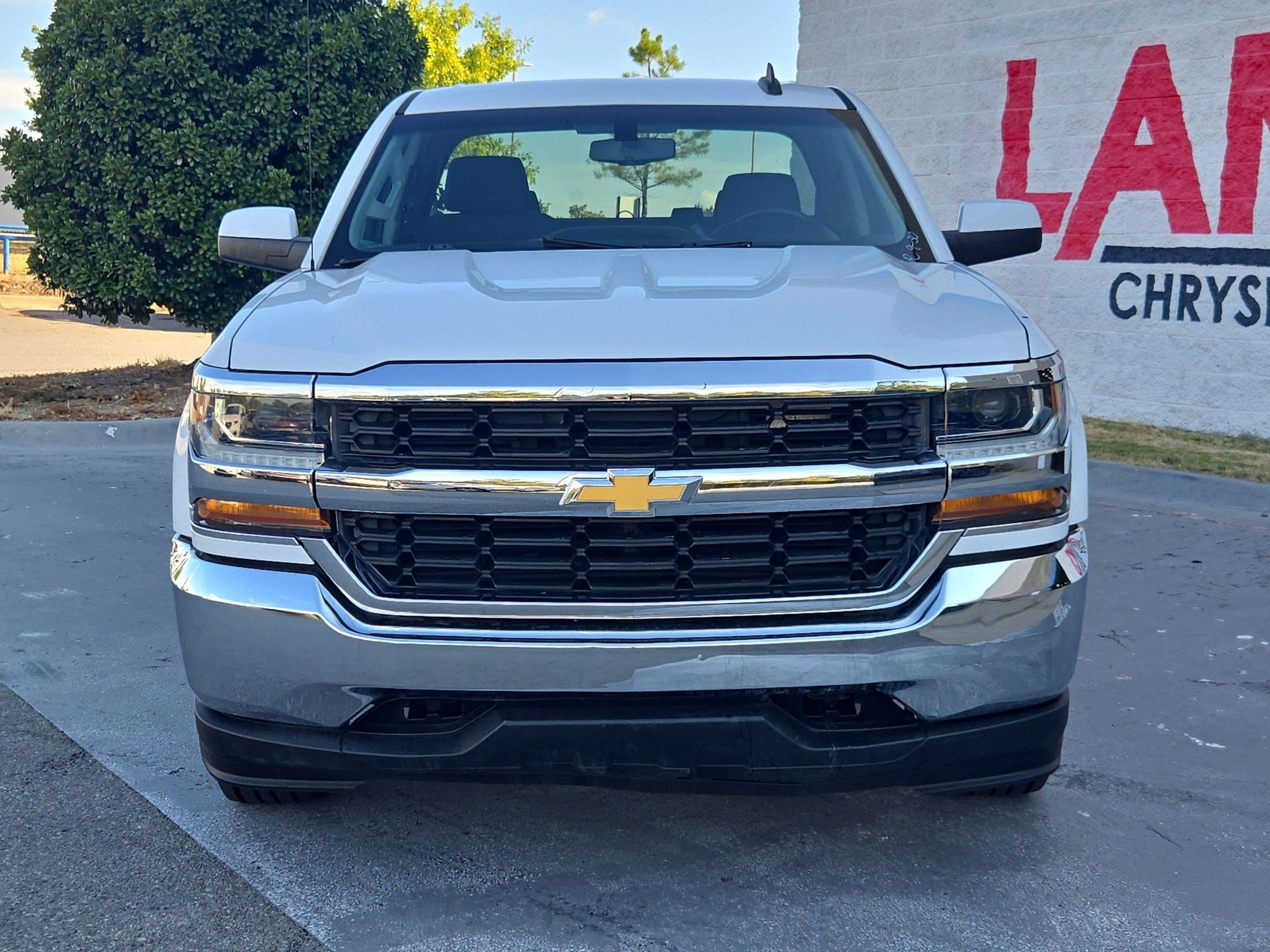 Used 2019 Chevrolet Silverado 1500 LD LT with VIN 2GCVKPEC6K1134403 for sale in Little Rock