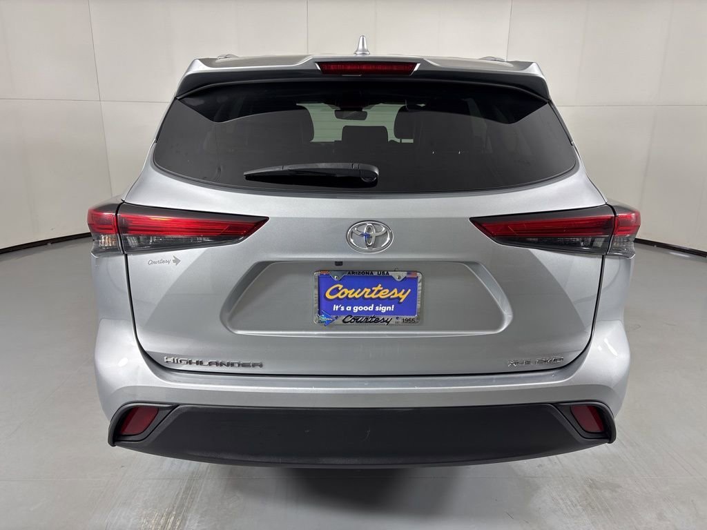 Used 2023 Silver Toyota L image 7