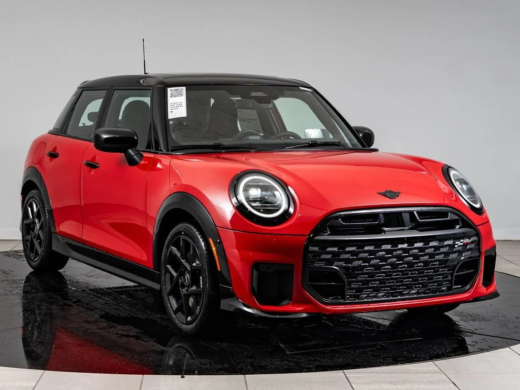New 2026 Chili Red MINI Iconic image 12